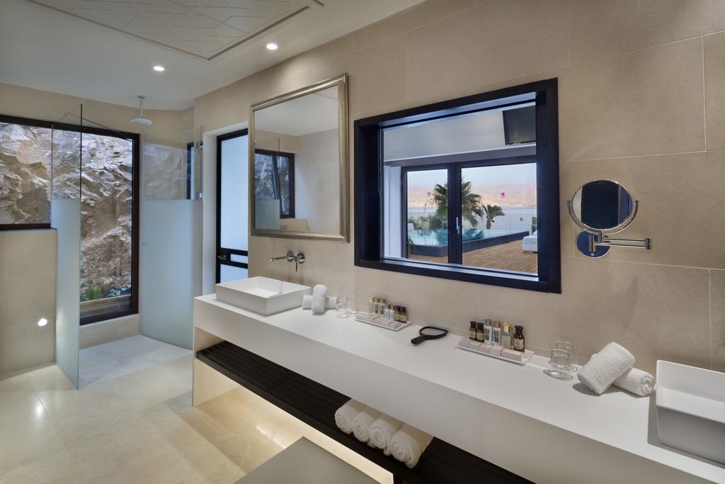 Orchid Hotel 5*